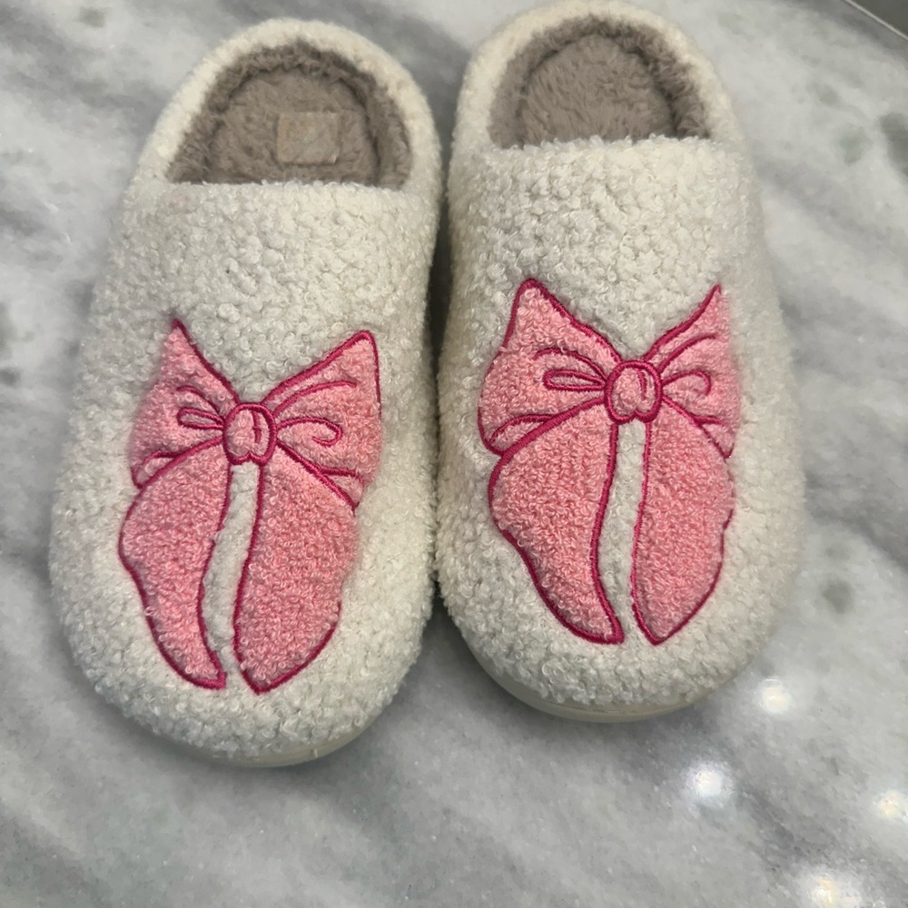 Slippers with Pink Bow